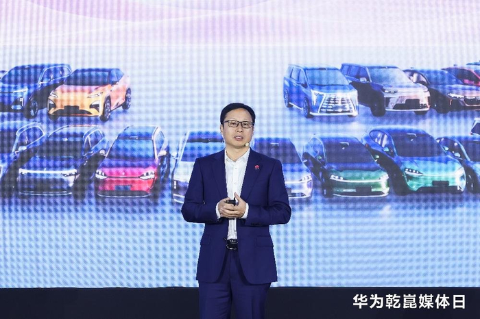 华为乾崑智驾ADS累计辅助驾驶里程预计今年底将破200亿公里