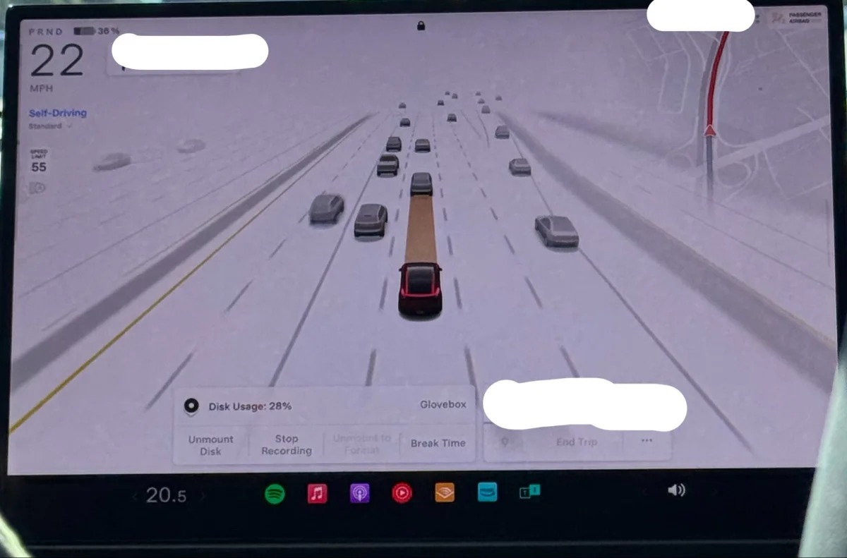 特斯拉 Robotaxi 新增车载录制功能，采集路况数据优化自动驾驶